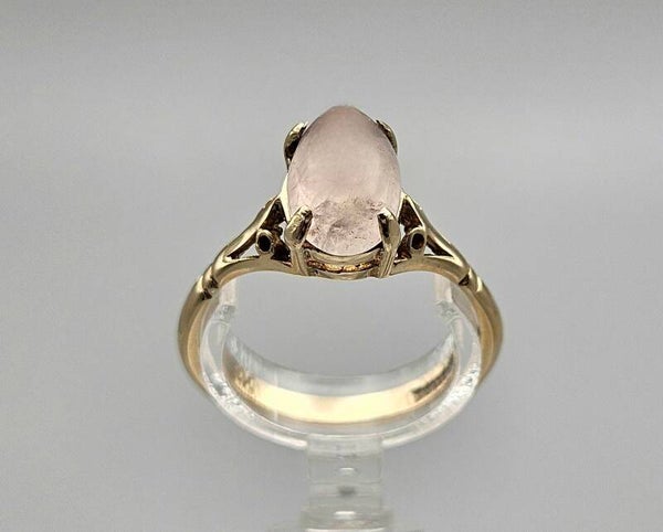 Vintage ring met edelsteen rozenkwarts. 2024/359.