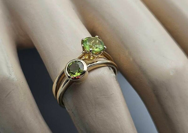 Vintage solitair ring met edelsteen peridot. 2024/V59.