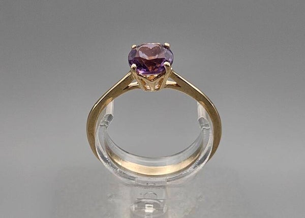 Vintage solitair ring met edelsteen amethist. 2024/V37.