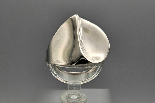 Zilveren modernistische scandinavische ring. 2024/Z150.