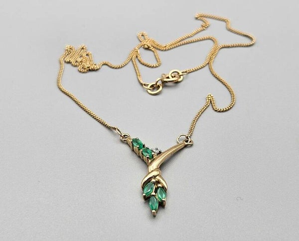 Vintage ketting met smaragd en diamant. 2024/530