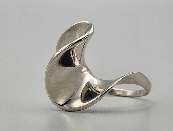 Modernistische zilveren design ring. 2024/Z163.