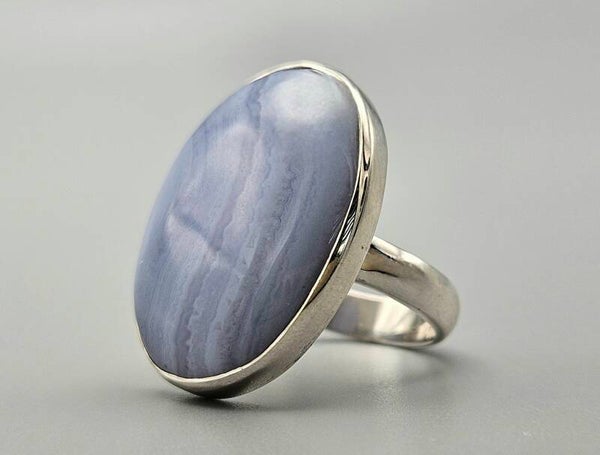 Zilveren ring met edelsteen blue lace agaat. 2024/Z174.