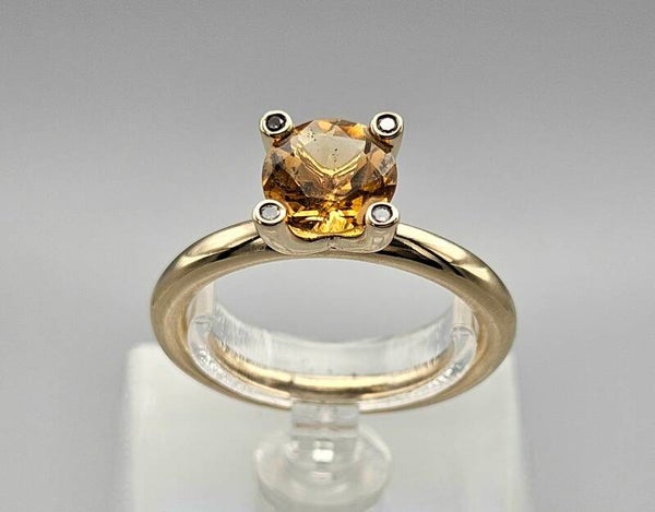 Vintage ring met edelsteen citrien en diamant. 2025/65.