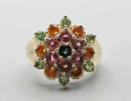 Vintage ring met edelsteen toermalijn en chrijsoberyl. 2025/108.