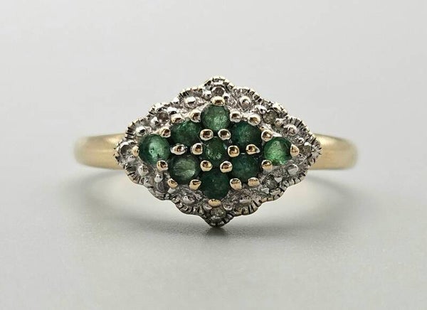 Vintage bi-color ring met edelsteen smaragd en diamant. 2025/234.