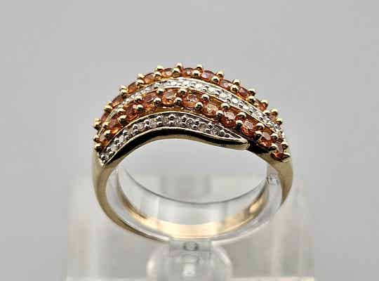 Vintage ring met edelsteen citrien en diamant. 2025/285.