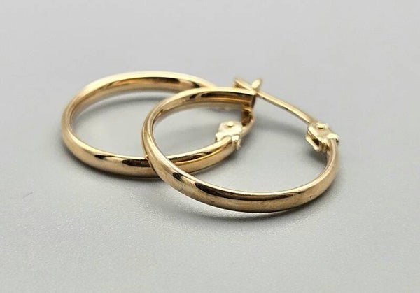 Basic hoops 14 karaat gouden basis creolen. 2025/384