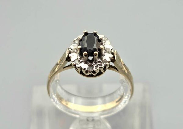Vintage ring met edelsteen saffier en diamant. 2025/499.