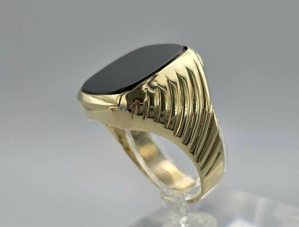 Gouden vintage heren ring met onyx. 2025/522