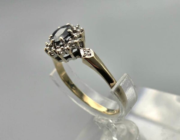 Vintage ring met edelsteen saffier en diamant. 2025/539.