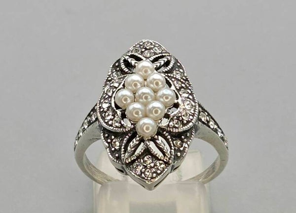 Zilveren Art Deco ring met Parel en Swarovski Kristallen. 2025/561.