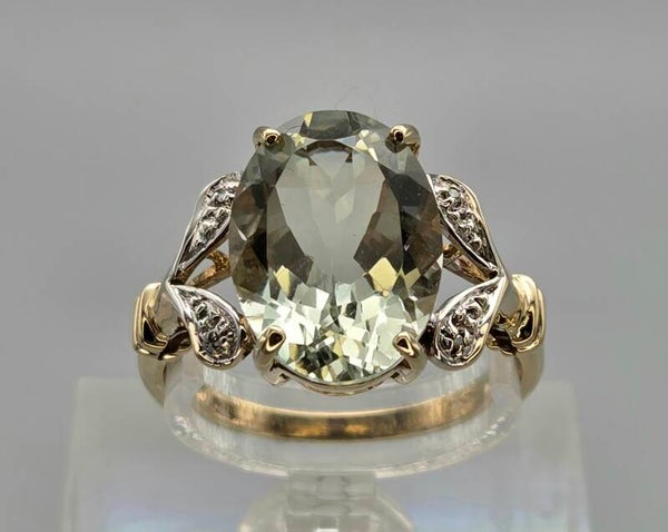 Vintage ring met edelsteen groene amethist en diamant. 2025/655