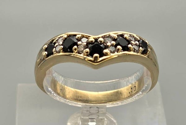 Vintage ring met edelsteen onyx en diamant. 2025/669.