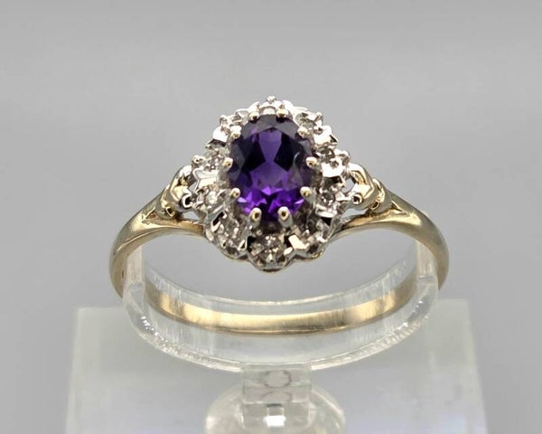 Vintage bi-color ring met edelsteen amethist en diamant. 2025/722.