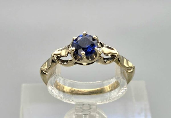 Vintage ring met edelsteen apatiet. 2025/724.