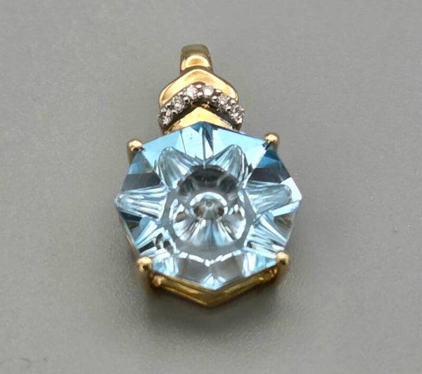 Vintage hanger met topaas en diamant. 2025/781.