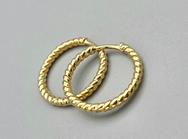 Gold Plated Silver gedraaide klap creolen. 2025/851
