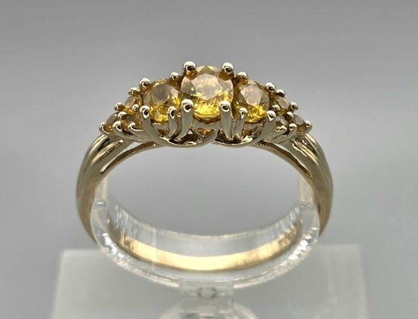 Vintage design ring met edelstenen topaas. 2025/859