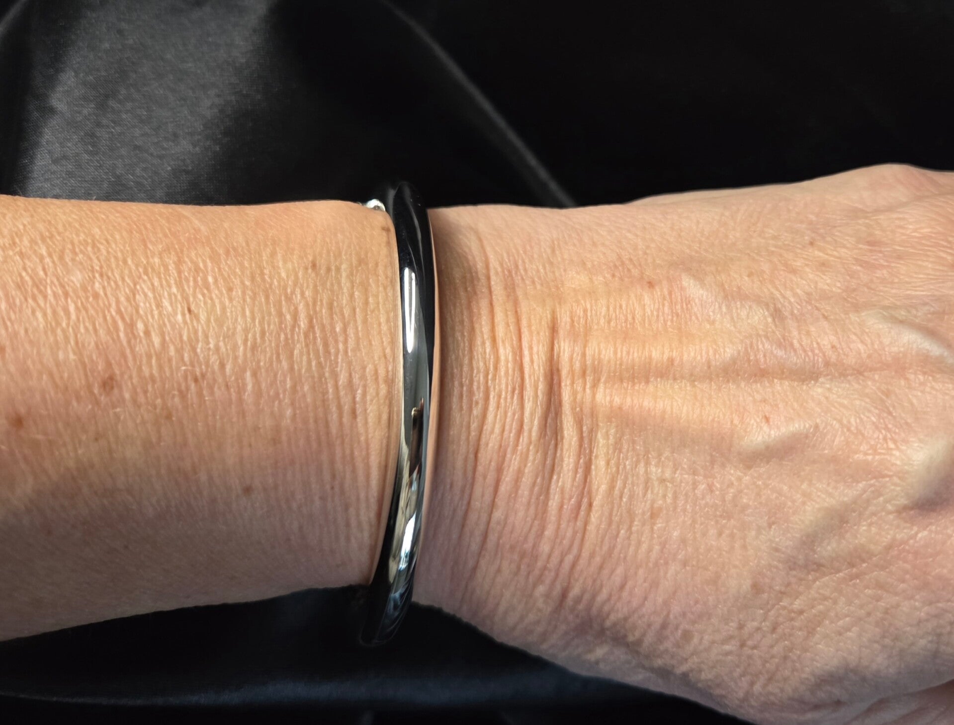 Zilveren classic zware ronde bangle/slavenarmband. 2026/105