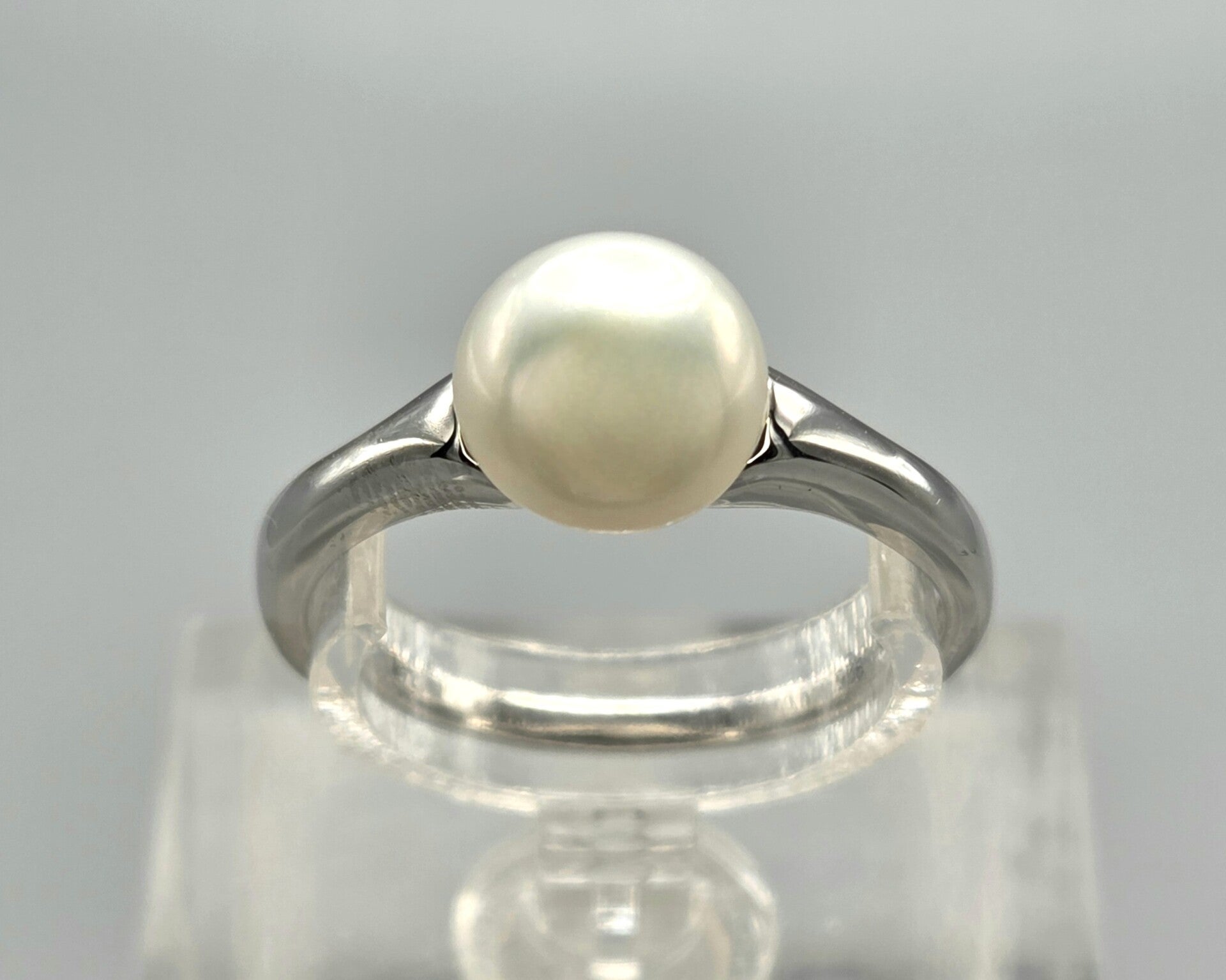 Prachtige zilveren ring met parel. 2026/110