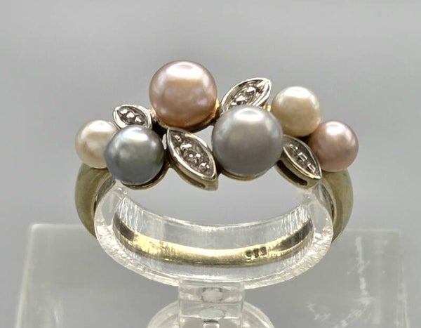 Vintage ring met edelsteen parel en diamanten. 2026/115.