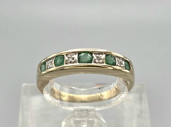Vintage ring met edelsteen smaragd en diamant. 2026/123