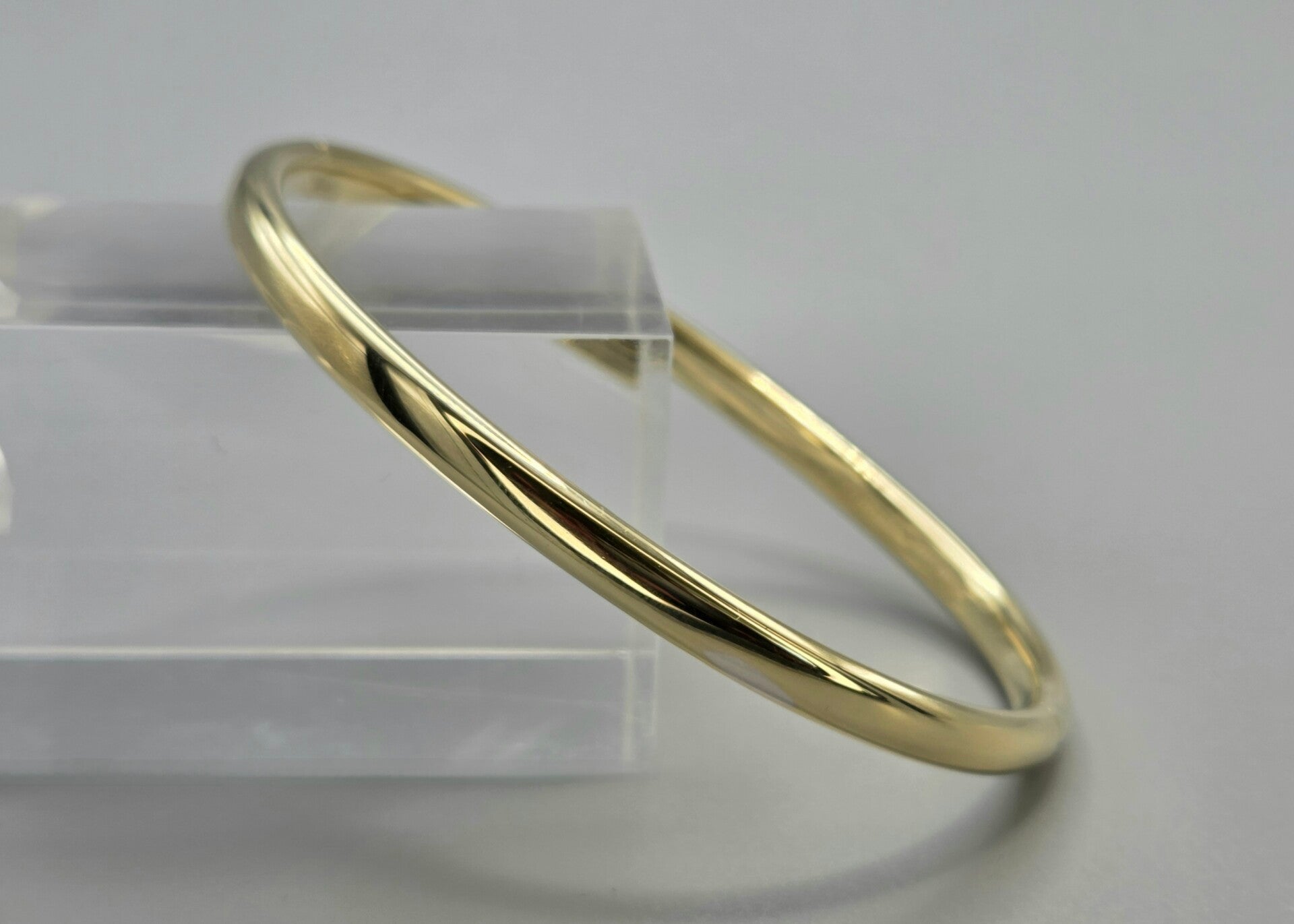 Gouden vintage classic bangle/slavenarmband. 2026/160.