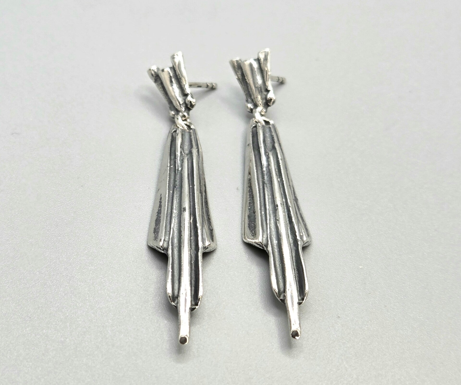 Zilveren scandinavische modernistische oorbellen. 2026/189