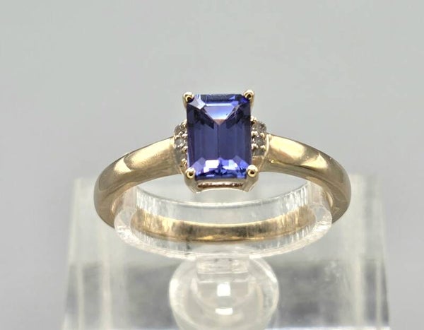Vintage ring met edelsteen tanzaniet en diamant. 2026/284.