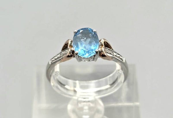 Vintage ring met edelsteen saffier en diamant. 2026/318.