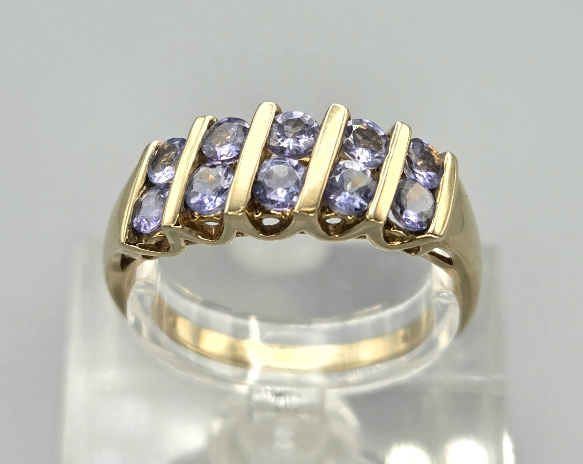 Vintage ring met edelsteen tanzaniet. 2026/351.