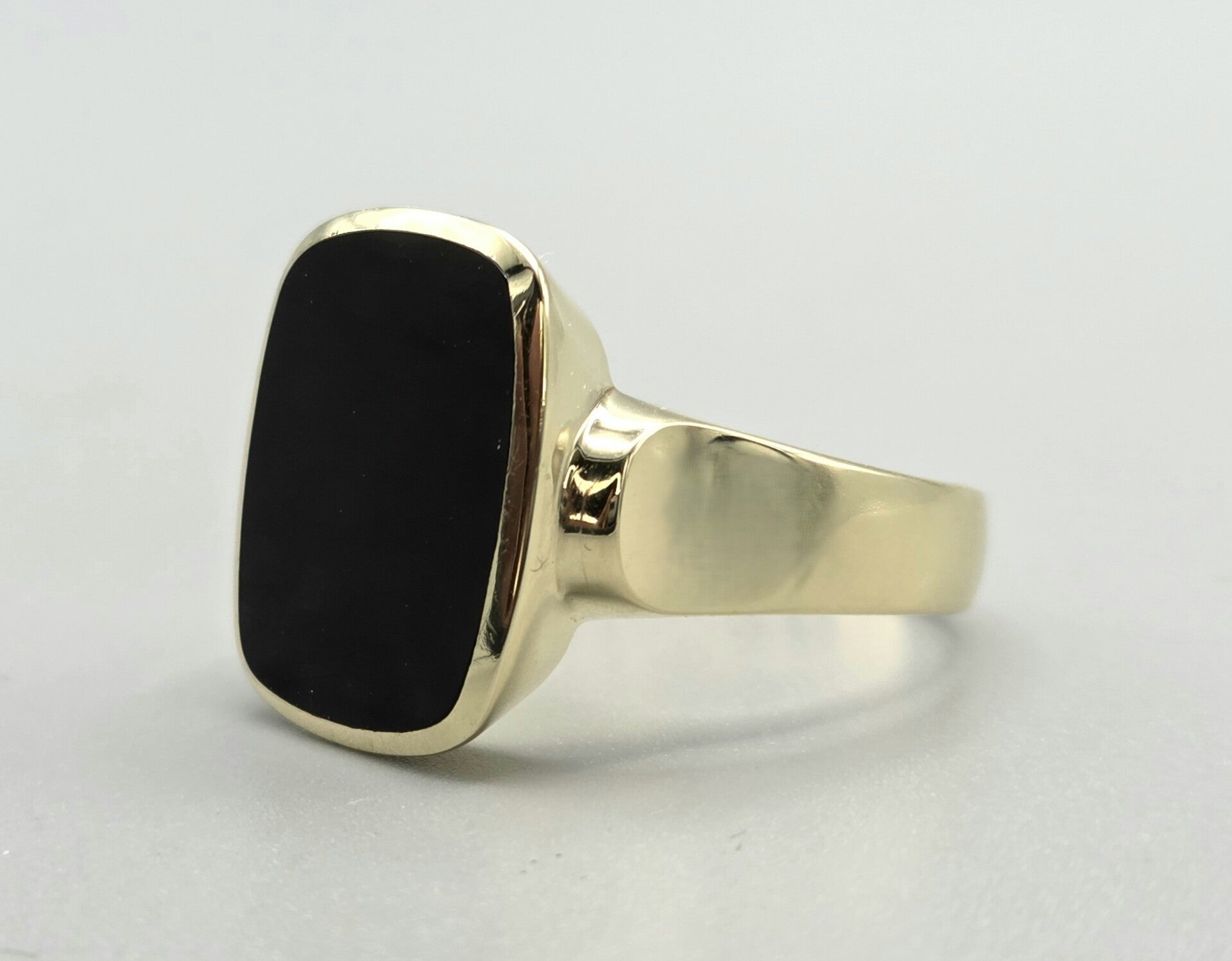 Vintage heren zegelring met onyx. 2026/353