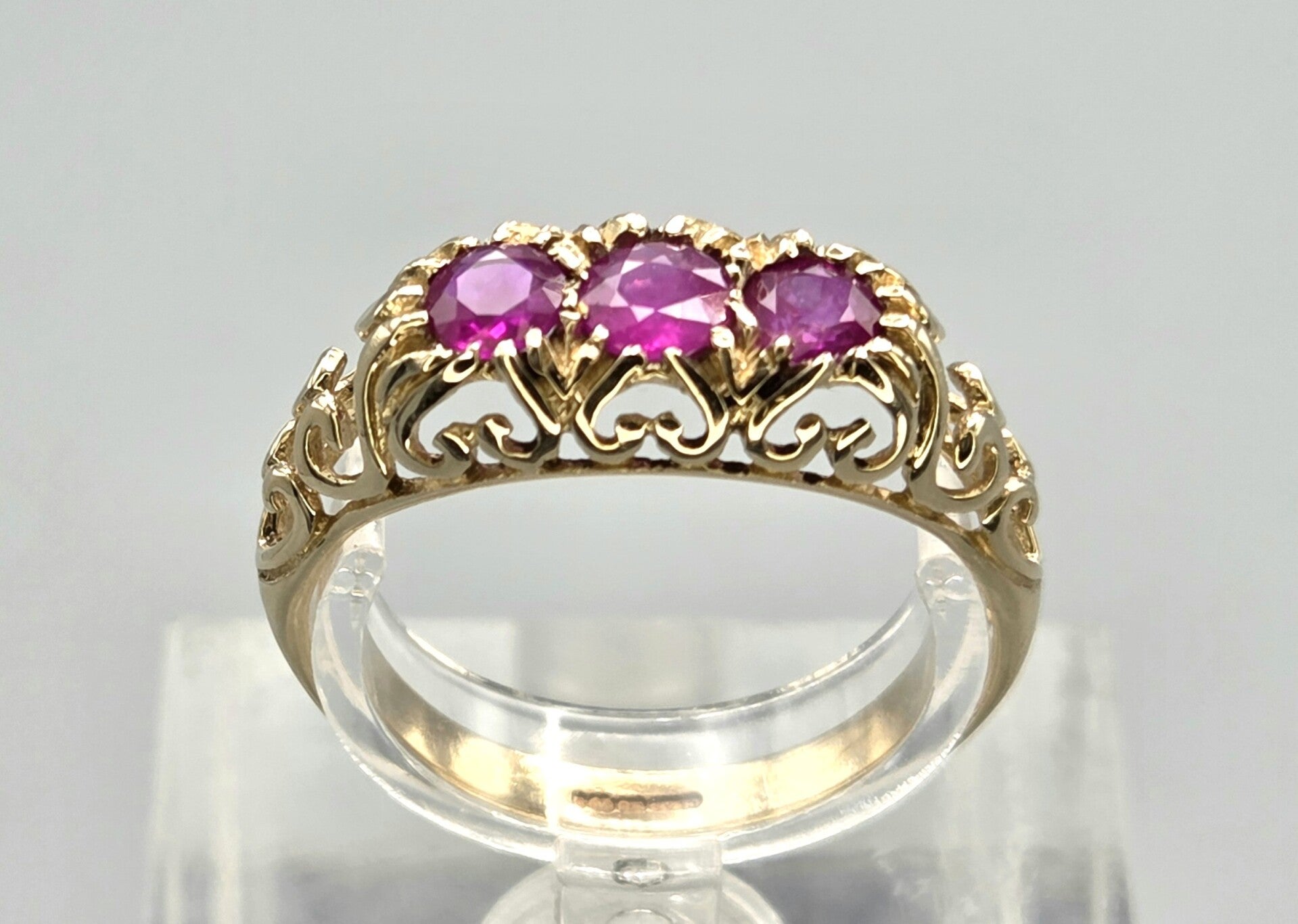 Vintage ring met edelsteen robijn. 2026/368