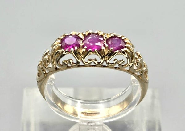 Vintage ring met edelsteen robijn. 2026/368