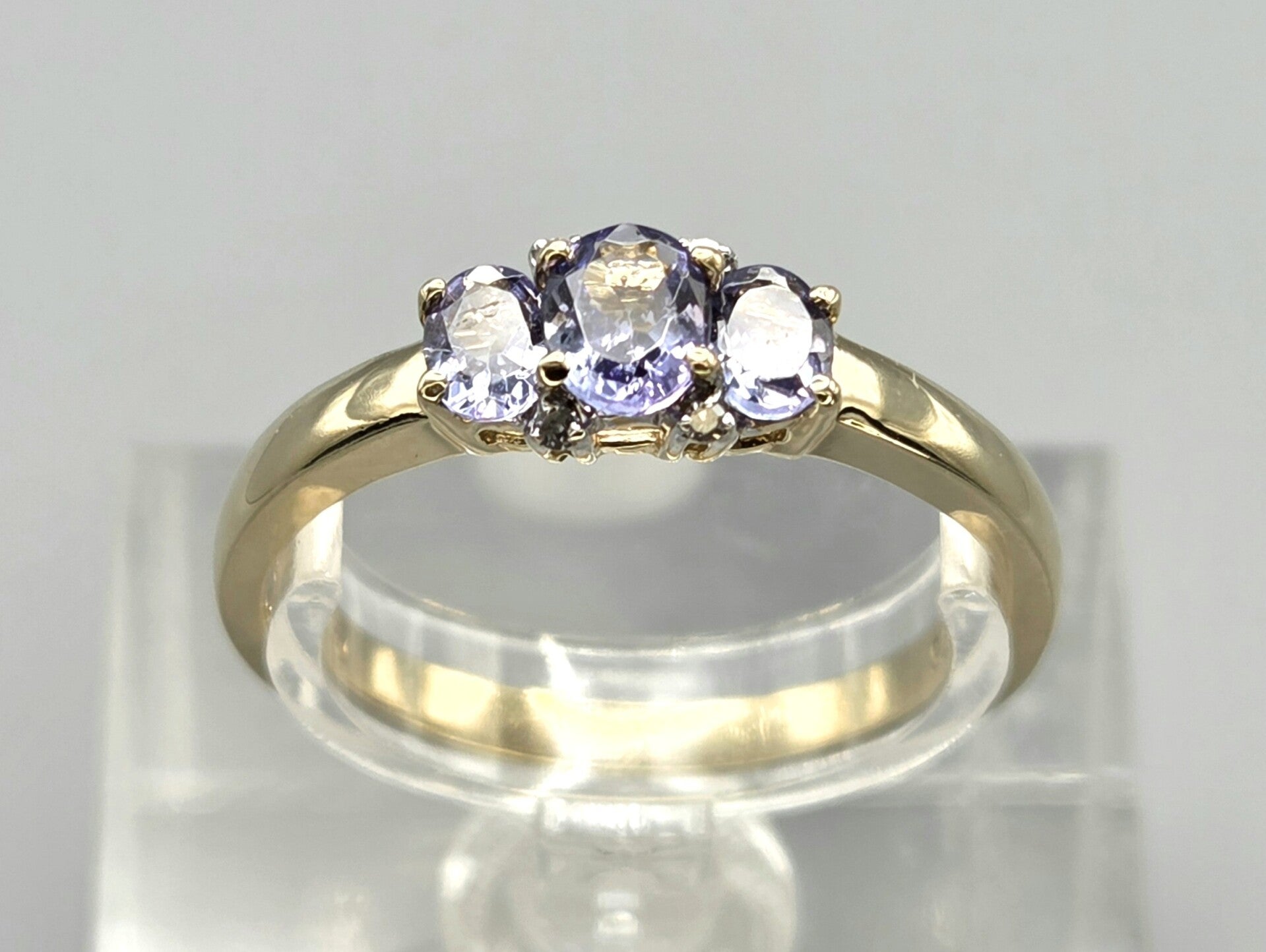 Vintage ring met edelsteen tanzaniet en diamant. 2026/372