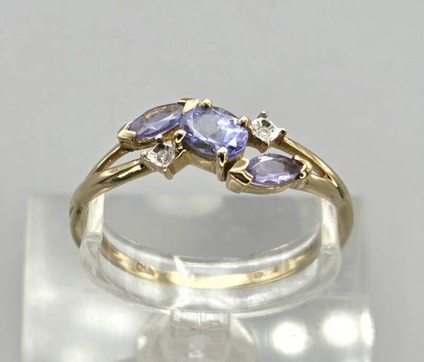 Vintage ring met edelsteen tanzaniet en diamant. 2026/379