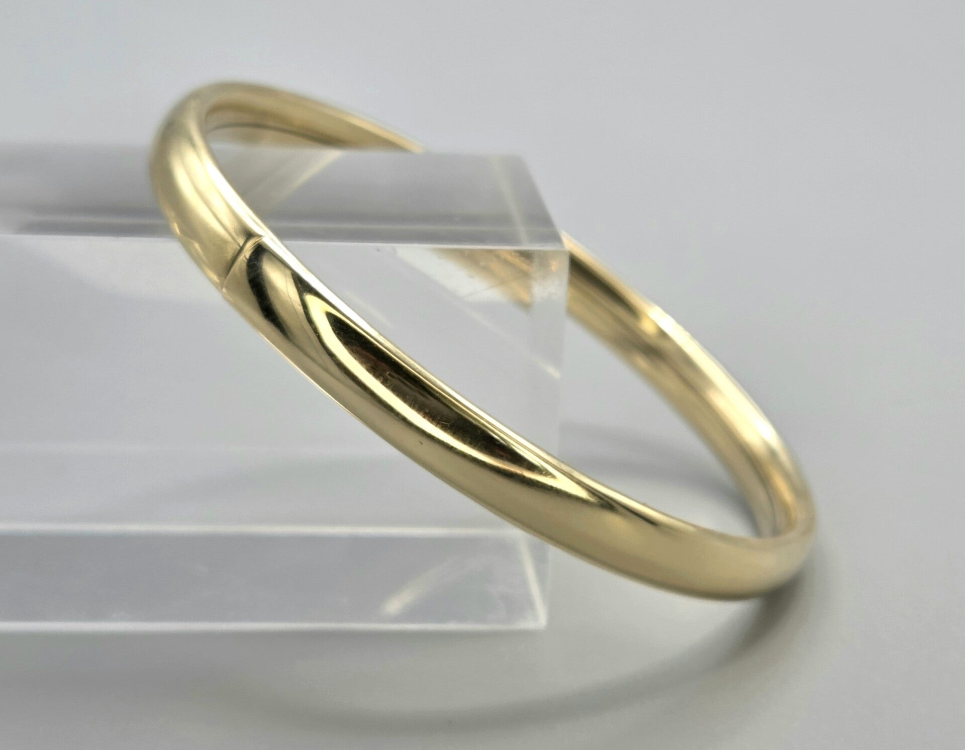 Gouden vintage classic slavenarmband dopsluiting. 2026/367
