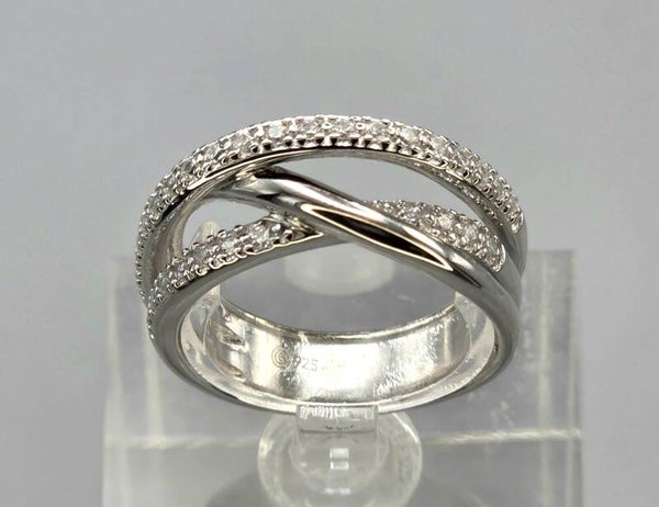 Prachtige zilveren design ring met zirkonia. 2026/388