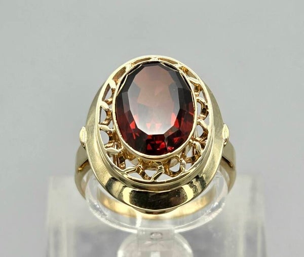 Vintage ring met edelsteen topaas. 2026/414