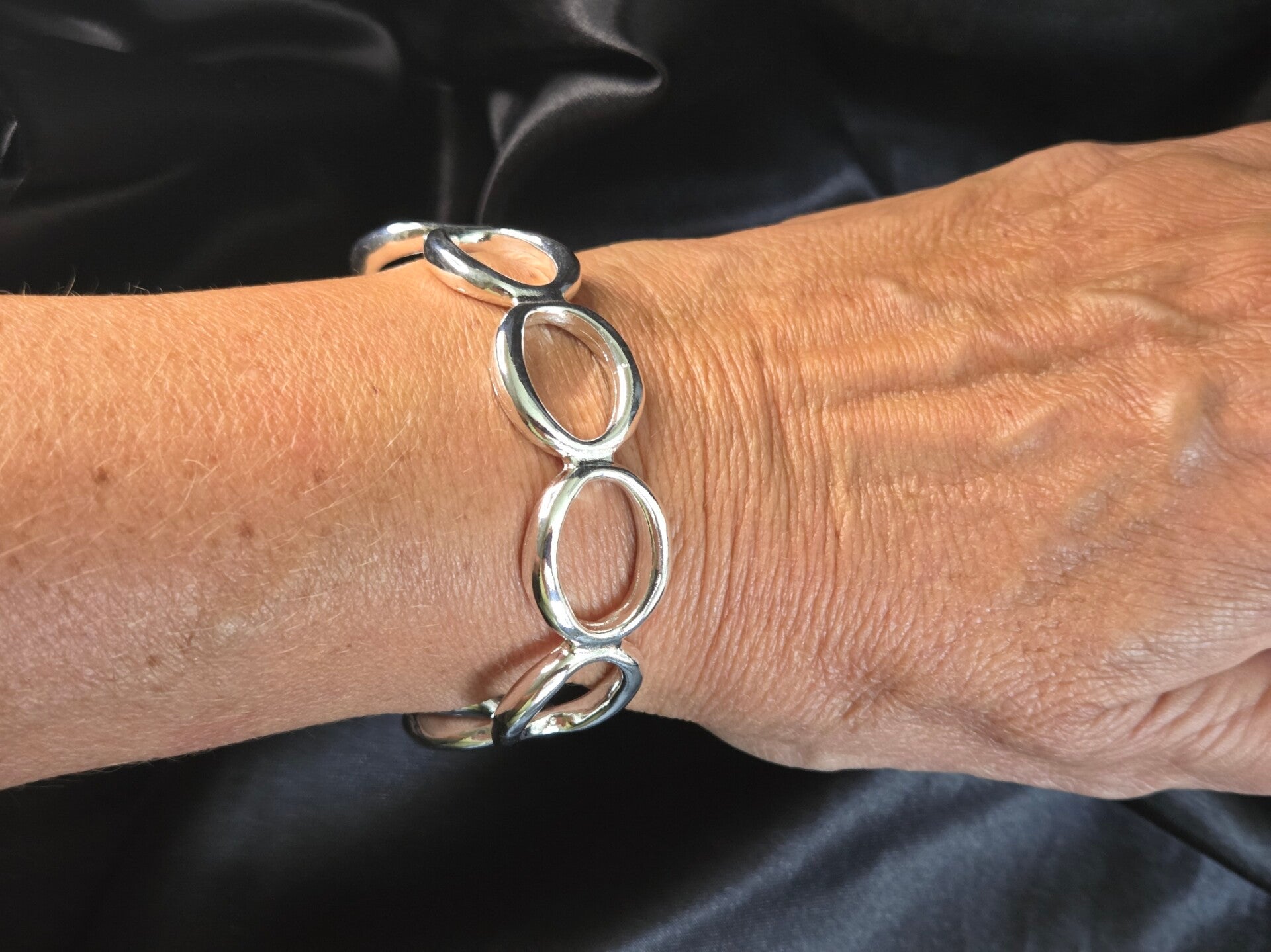 Zilveren tijdloze design klemarmband. 2026/417