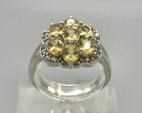 Vintage ring met edelstenen citrien en witte topaas. 2026/433