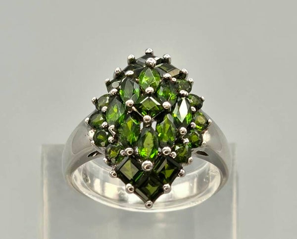Vintage ring met edelstenen groene toermalijn. 2026/446
