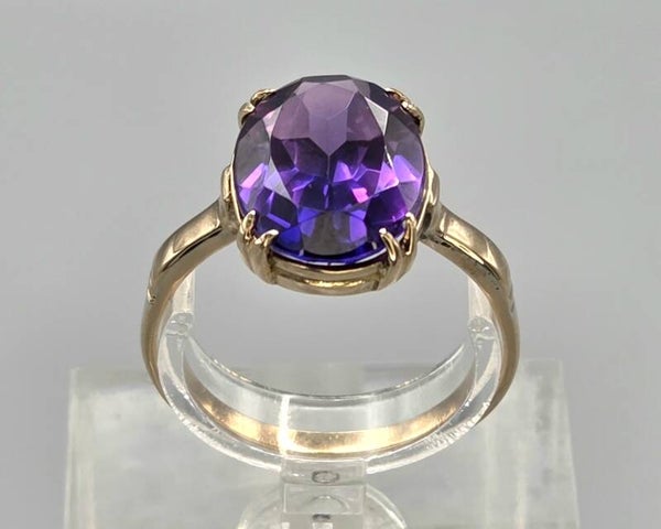 Vintage ring met edelsteen kunziet. 2026/436.