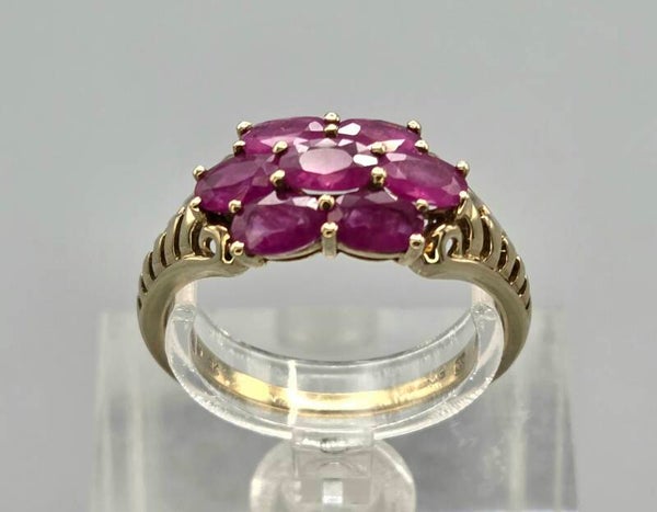 Vintage ring met edelsteen robijn. 2026/438