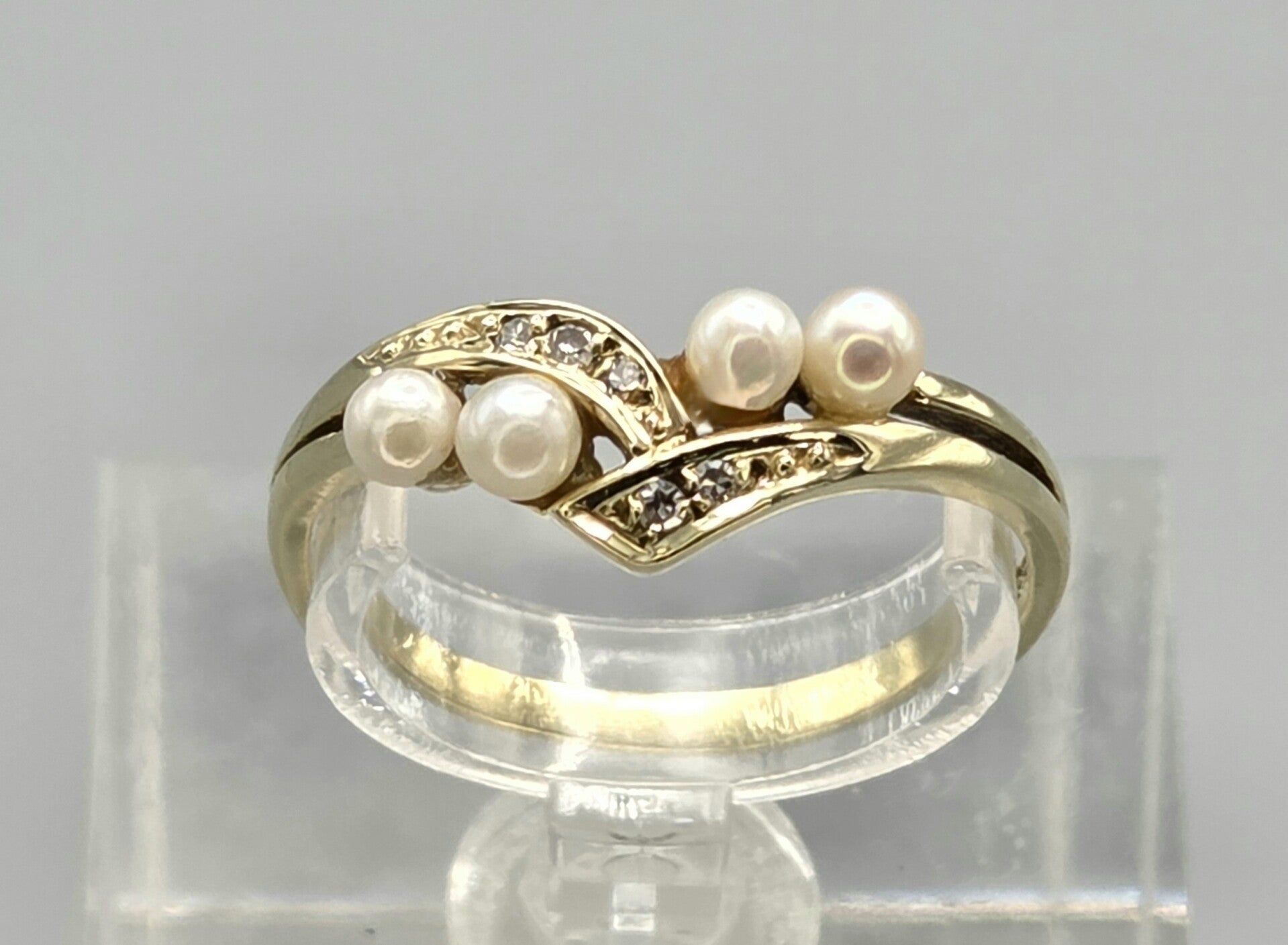 vintage ring met parels en diamanten. 2026/445