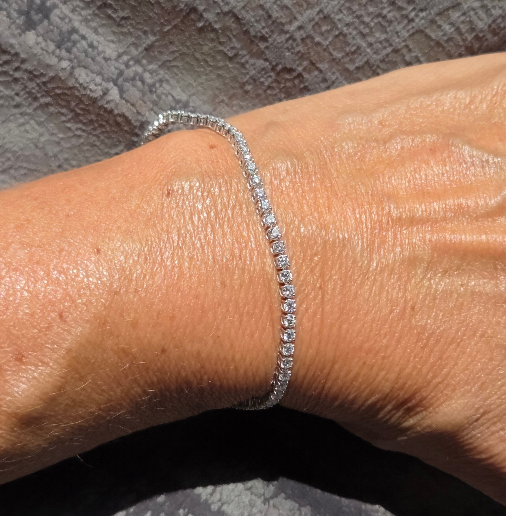 9 Karaat tennisarmband met 3.00 ct labgrown diamanten. 2026/465