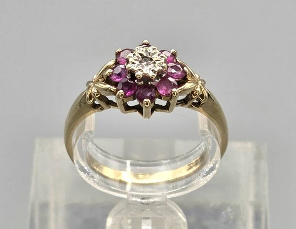 Vintage ring met edelstenen robijn en diamant. 2026/476