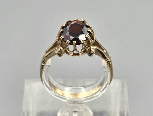 Vintage ring met edelsteen granaat.  2026/508