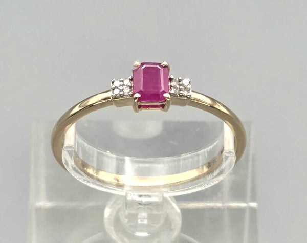 Vintage ring met edelstenen robijn en diamant. 2026/485